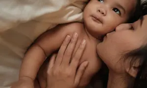 Zez u noworodka: Kiedy to norma, a kiedy do lekarza?