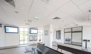 Nocleg tranzytowy co to znaczy? Jakie ma znaczenie dla podróżnych?