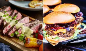 Skivad biff med sås och grillade paprikor, bredvid en saftig hamburgare med ost och karamelliserad lök. Gott att grilla!