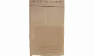 Eleganckie pudełko perfum Bottega Veneta 75ml, z napisem "Eau de Parfum" i "Natural Spray Vaporisateur".