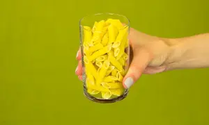 Makaron bezglutenowy tuczy? Sprawdź, co naprawdę wpływa na wagę!