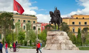 Najlepsze atrakcje w Tiranie, które musisz zobaczyć podczas wizyty