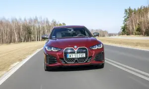 BMW i4 M50 - szczegółowe informacje, zasięg i porównania z innymi elektrykami
