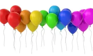 Kolorowe balony urodzinowe dla chłopca: czerwone, pomarańczowe, żółte, zielone, niebieskie i fioletowe, unoszą się na białym tle.