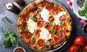Jaka mąka do pizzy? Wybierz idealną mąkę dla doskonałego ciasta
