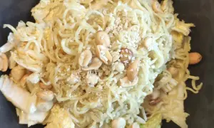 Yum Yum Salat: Das Geheimnis des viralen TikTok-Rezepts