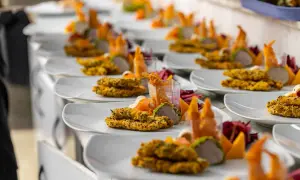 Rodzaje cateringu: przewodnik po usługach i trendach 2024
