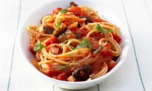 Jakie są różnice między spaghetti napoli a bolognese?