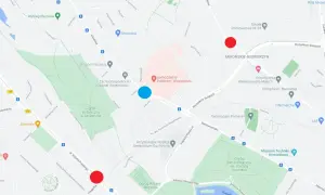 Mapa Szczecina z zaznaczonymi punktami. Czerwone kropki wskazują miejsca, które mogą być pomocne w planowaniu, jak dojadę Szczecin.