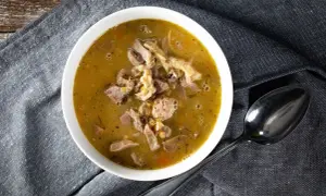 Sekret miękkich żołądków drobiowych w gulaszu przepis mistrza