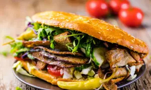 Pizza czy kebab: Co jest zdrowsze i mniej kaloryczne?