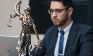 Jak zwracać się do notariusza, aby uniknąć faux pas w komunikacji