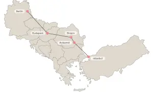 Karte zeigt eine Zugroute von Berlin über Budapest und Bukarest nach Istanbul.