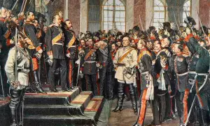 Männer in Uniformen, Deutschland 1914. Kaiser Wilhelm II. und seine Generäle versammeln sich in einem prunkvollen Saal.