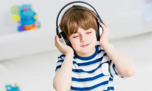 Jak muzyka wpływa na rozwój dziecka i jakie korzyści przynosi?