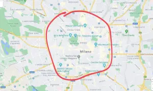 Karta över Milano med en röd cirkel som markerar centrala delar, perfekt för din **milano reseguide**.