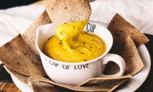 Queso para nachos perfecto: ¿Casero o comprado? ¡La guía definitiva!