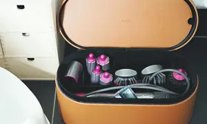Dyson Airwrap: Czy warto? Analiza, wady, zalety i alternatywy.