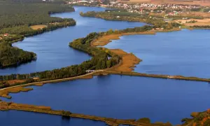 Atrakcje jeziora Licheńskiego: Odkryj najlepsze miejsca i aktywności