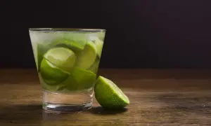 Sour drink: przepisy na kwaśne napoje, które zachwycą Twoje podniebienie