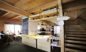 Gdzie zjeść w Małym Cichym? Sprawdzone ciche restauracje z lokalnym jedzeniem