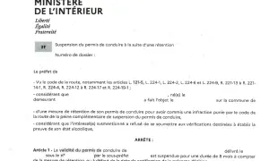 Décision du ministère de l'Intérieur concernant la suspension du permis de conduire suite à une rétention, mentionnant un vice de procédure.