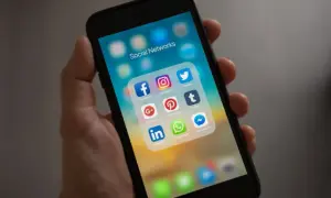 Jak usunąć swoją stronę na Facebooku i uniknąć trwałej utraty danych