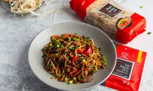 Gdzie kupić makaron chow mein? Sprawdź najlepsze miejsca w Polsce