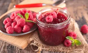 Jak zrobić pyszny dżem malinowy bez cukru – prosty przepis i porady