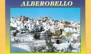 Alberobello, un incanto innevato. La storia dei trulli, un paesaggio fiabesco sotto la neve.
