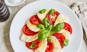 Tomate Mozzarella Salat: Das beste Rezept & raffinierte Ideen