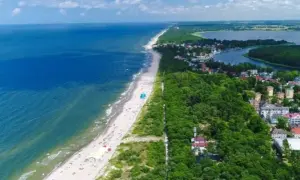 Gdzie szukać noclegów nad morzem, aby uniknąć wysokich cen?