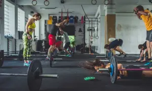 CrossFit: Czy warto? Opinie, kontuzje, koszty i efekty przewodnik