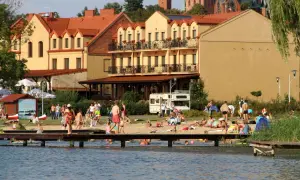 Jezioro Licheńskie: ukryte skarby i atrakcje, które musisz poznać