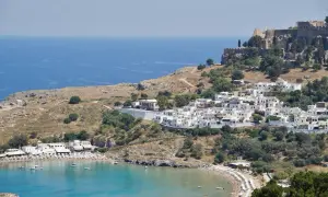 Rodos: Morze Egejskie czy Śródziemne? Wybierz idealne wakacje!