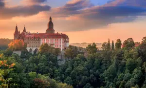 Atrakcje turystyczne w Sudetach, które zaskoczą każdego turystę