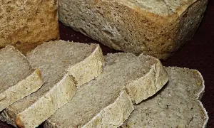 Bezglutenowy chleb ryżowy: upiecz idealny bochenek bez zakalca
