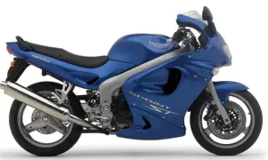 Niebieski motocykl turystyczny Triumph Sprint ST 955i gotowy na długie trasy.