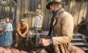 Postać z RDR2 na koniu, w tle ludzie w strojach z epoki. Czas gry w dzikim zachodzie.