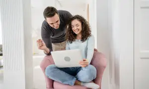 Para dowiedziała się, jak zapisać się na kurs przedmałżeński online, bo jest ważny dla ich przyszłości.