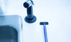 Jak dobrze golić miejsca intymne, aby uniknąć podrażnień i bólu