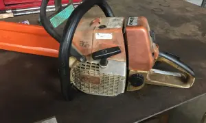 Jak sprawdzić rok produkcji pilarki Stihl i uniknąć problemów z serwisem
