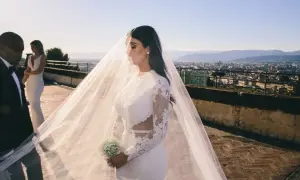 Suknie ślubne Kim Kardashian: Ikona stylu. Jak znaleźć swoją?