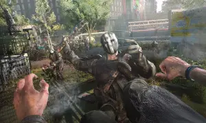 Gracz w grze Dying Light 2 poradnik walczy z przeciwnikiem w masce.