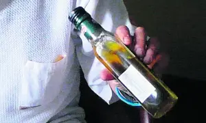 Jak wygląda zepsuta oliwa z oliwek? Objawy, które musisz znać