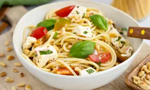 Spaghettisalat Rezept: Einfach, lecker & perfekt für jede Party