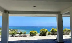 Tanie domki nad morzem 6 osobowe z widokiem na turkusowe morze i wyspy. Idealne miejsce na wakacje.