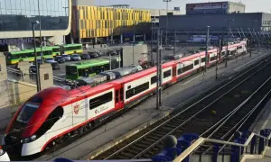 Nowy pociąg Kolei Wielkopolskich na stacji Poznań Główny. Sprawdź koleje wielkopolskie rozkład jazdy Konin - Poznań.