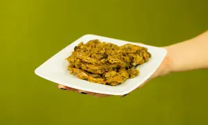 Ile kalorii ma kebab wegetariański? Nie zawsze mniej niż mięsny!
