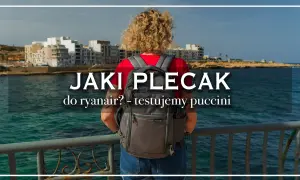 Kobieta z plecakiem Puccini nad morzem, zastanawia się, jaki plecak do Ryanair będzie najlepszy.